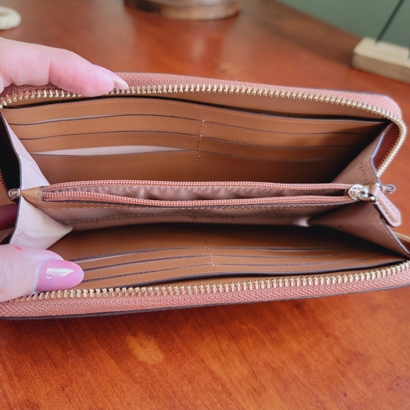 NWOT Kate Spade Leila Large Continental Wallet Tan Pebbled Leather KH786 - Picture 9 of 10